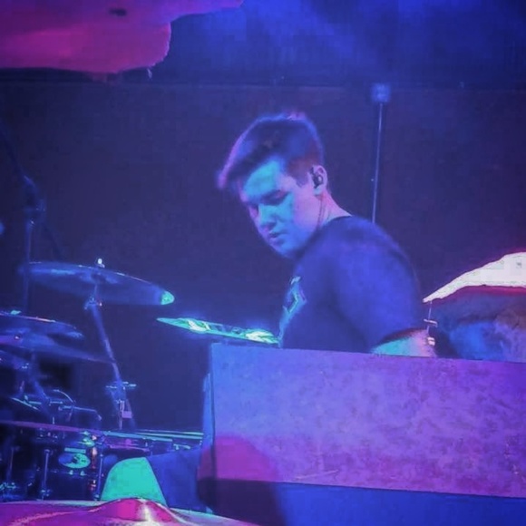 Meet your Posher, Jeffrey - Picture 1 of 1